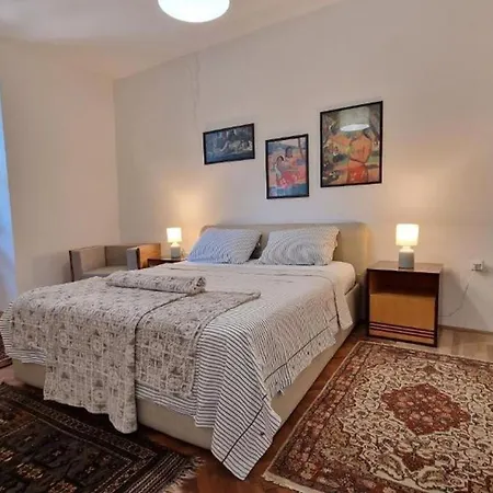 House Irene Nyaraló