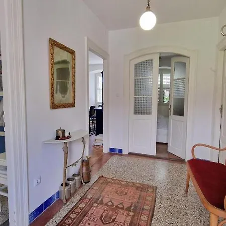 House Irene Nyaraló *