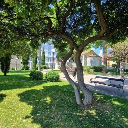 House Irene Nyaraló